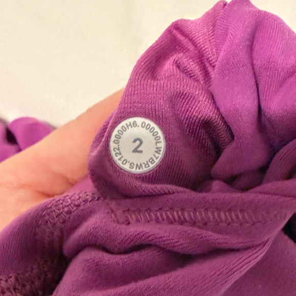 Lululemon biker shorts 6” - Picture 4 of 4